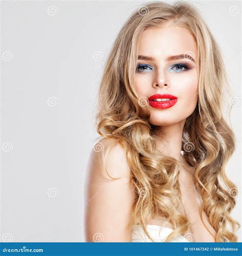 Beaut Blonde Mannequin Mignon De Jeune Femme Photo Stock Image Du Teinture Adulte