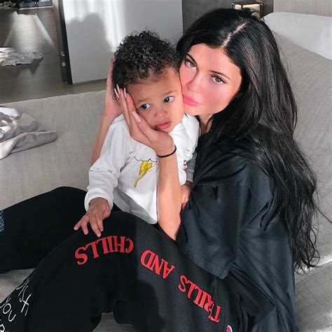 Kylie Jenners Daughter Stormi Sings ‘happy Birthday In Sweet Video