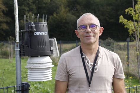 Bernay Eric météorologue amateur a installé sa station météo au