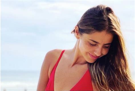 Sólo se vive una vez Michelle Renaud y su poderoso mensaje de aceptación en bikini Infobae