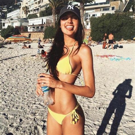 7 Hot Sexy Elyanna Bikini Pics