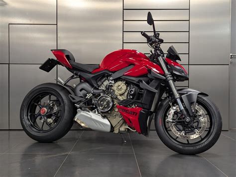 Купить б у Ducati Streetfighter V4 инжектор 6 передач в Москве красный naked bike 2023 года на