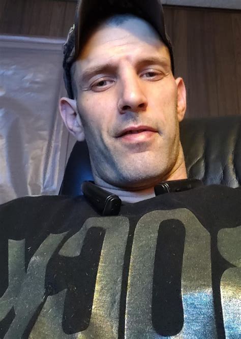 Er Sucht Ihn Schleswig Holstein Finde Deinen Passenden Gay Partner