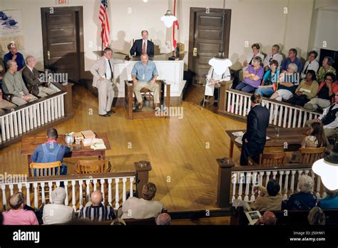 Monroeville Alabama Courthouse Square To Kill A Mockingbird Actors