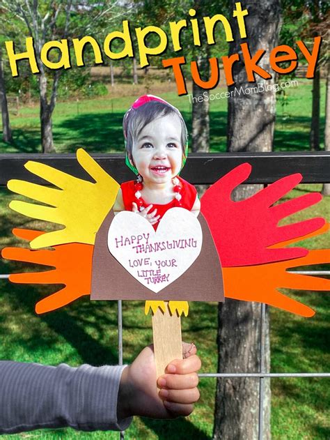 Construction Paper Turkey Handprint Craft - The Soccer Mom Blog