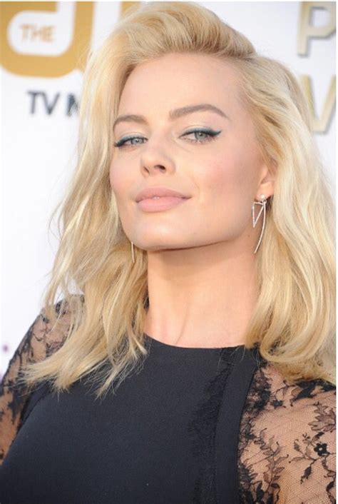 Pin Tillagd Av C P Margot Robbie