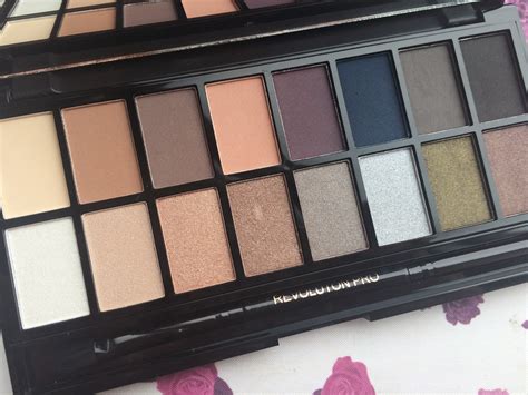 Retrolove Makeup Revolution Iconic Pro 2 Palette