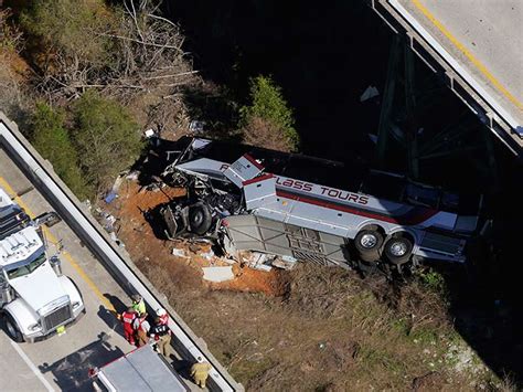 Autobús escolar cae a barranco en EU al menos un muerto Excélsior