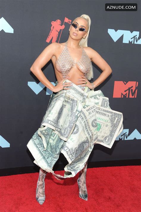 Veronica Vega Shows Off Her Tits At The2019 MTV Video Music Awards In Newark New Jersey AZNude