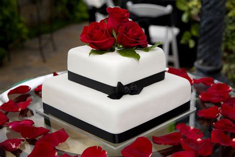 12 Stunning Wedding Sheet Cakes We Highly Recommend Amore Events By Cody