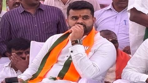 Prajwal Revanna Sex Video Row మదక పగ అమమయలత సకస ఆరపణల పరజవల రవణణన