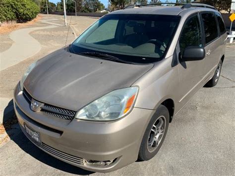 2005 Toyota Sienna minivan for sale in Newark, CA / classiccarsbay.com