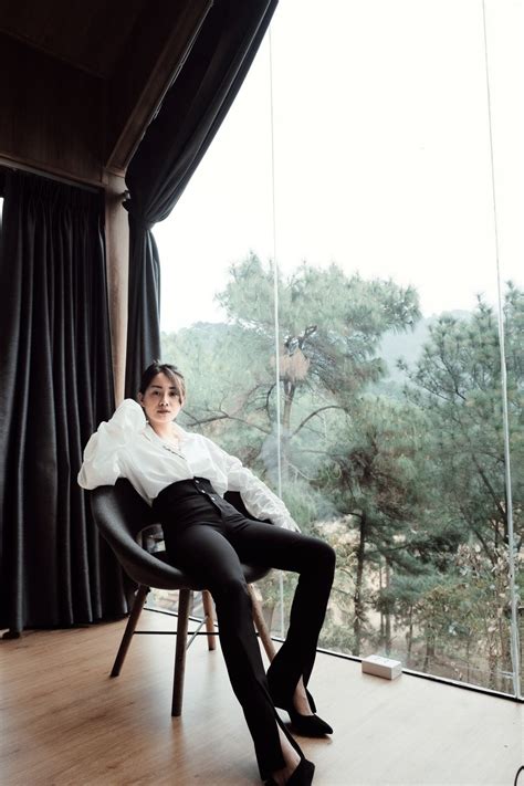 Nữ MC VTV sexy ngạt thở với bikini Báo Dân trí