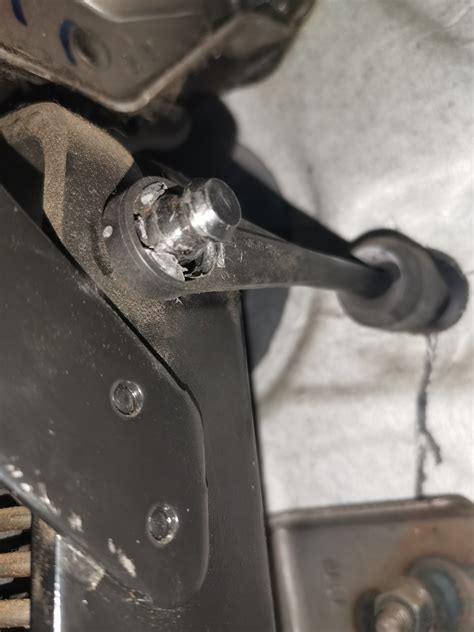 Крепление педали сцепления — Nissan Qashqai+2, 1,5 л., 2010 года ...