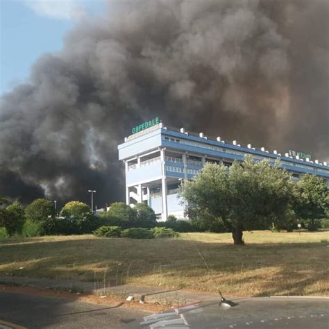 Incendio Di Rifiuti Nel Campo Rom Di Lamezia Un Problema Rimasto