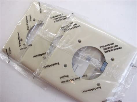 Pass & Seymour Tp703-i - TradeMaster 2g Power Outlet Ivory for sale