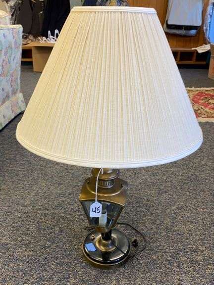 30” Lamp Bartkus Auctioneers