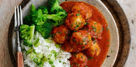 Boulettes De Poulet à La Sauce Tomate Facile Découvrez Les Recettes