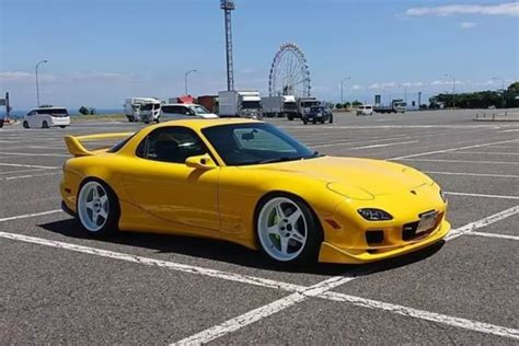 Mazda RX 7 FD Mobil Sport Legendaris Yang Terkenal Karena Desain