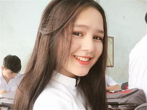 Hot girl X có vẻ đẹp lai Tây gây chú ý trên mạng xã hội sao