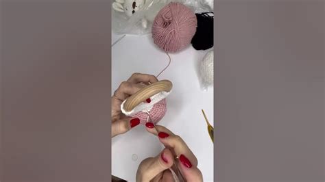 Как пришить голову погремушки к кольцу (амигуруми) - YouTube