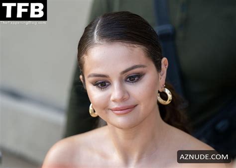 Selena Gomez Sexy Seen Flaunting Her Hot Cleavage Wearing A Green Dress Outside The Jimmy Kimmel