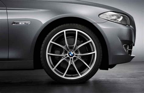 Стиль дисков на BMW. Оригинальные диски и реплика на автомобили БМВ