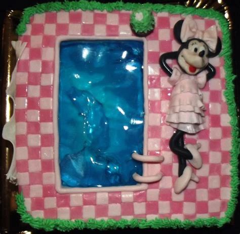 Minnie Mouse birthday cake - Decorated Cake by Eleni - CakesDecor