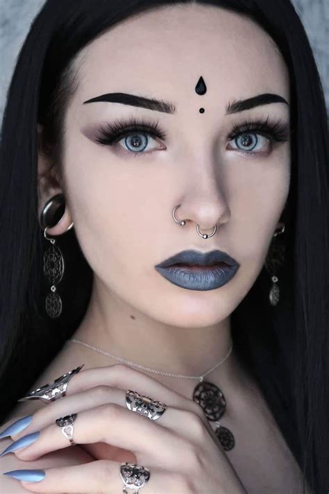 10 Breathtaking Goth Makeup Looks You Need To Try Moonsugarbeauty