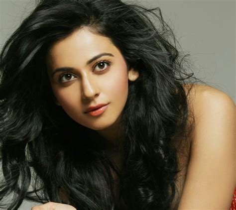 Desi Actress Pictures Actress Rakul Preet Singh Selfie Stills In Hd Images In Telugu Movie Hot