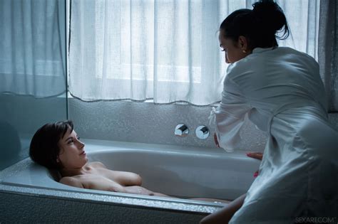 ANABELLE ANNA ROSE In Bath Anabelle Anna Rose 11 Porn Pic