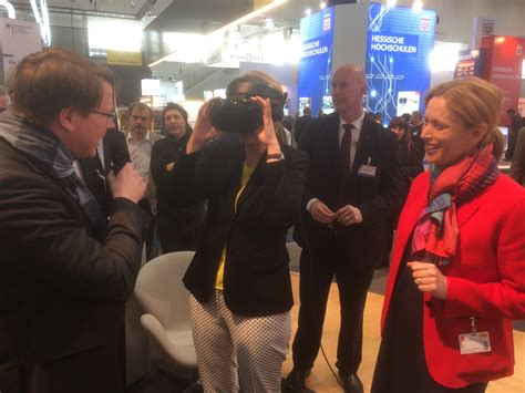 VR Brille Gegen Angst VTplus Auf Der Hannover Messe 2019 Auf Dem