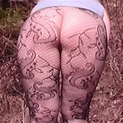 Modern sexy style 3 heiße sexy MILF geht in natur DICKER ARSCH IN STRUMPFHOSEN MIT EINEM