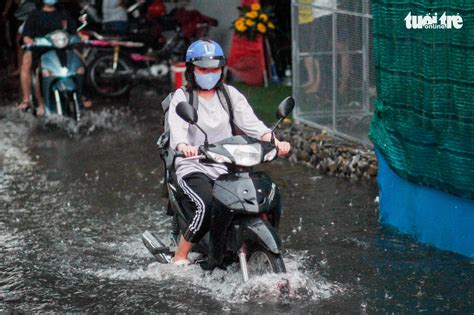 Torrential Rain Causes Flooding In Ho Chi Minh City Tuoi Tre News