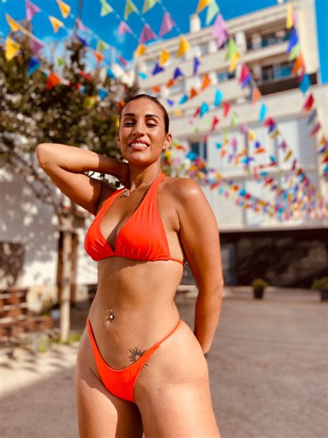 8 Hot Sexy Kaliii Bikini Pics