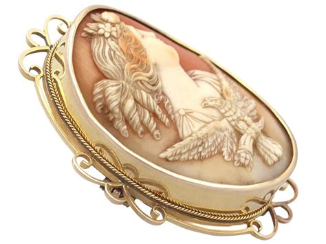 Carved Shell And 15k Yellow Gold Cameo Brooch Antique Circa 1880 For