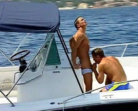 Here In The Closet Gay Italiano Gli Occhi In Spiaggia