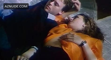 Tu Es Nude Scenes Aznude