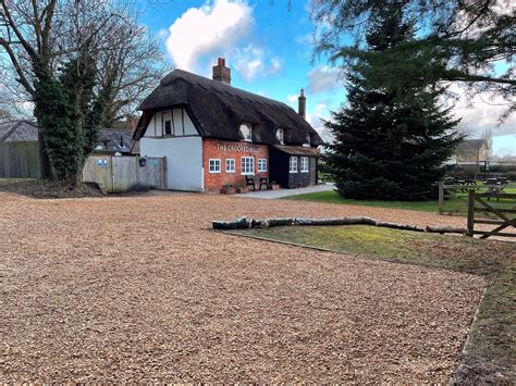 The Anchor Inn at Lower Froyle - Afternoon peeps 🥂 why not come and try