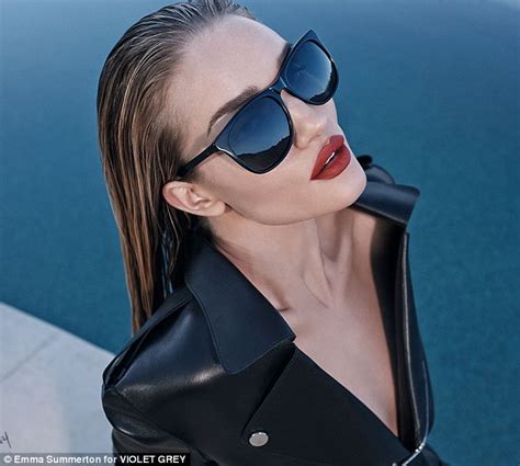 Rosie Huntington Whiteley Strips Naked For Sizzling Photo Shoot Daily Mail Online