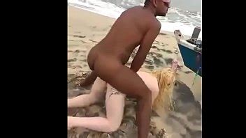 Enfoncer Sur La Plage Xvideos