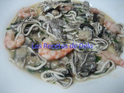 Cocochas De Merluza En Salsa Verde Con Gambas Y Gulas Las Recetas De Dela