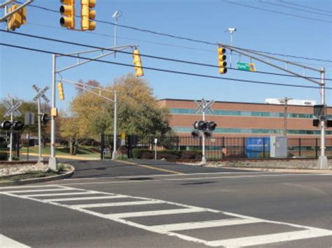 hundreds  jobs   south jersey residents  lockheed