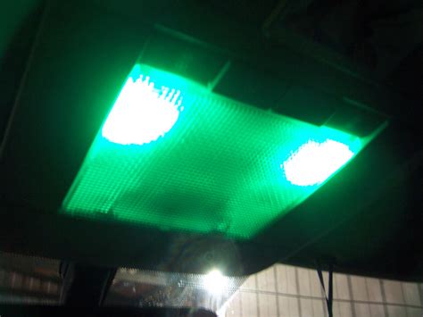 Светодиодные лампочки с пультом — Chevrolet Niva GLX, 1,7 л, 2010 года ...