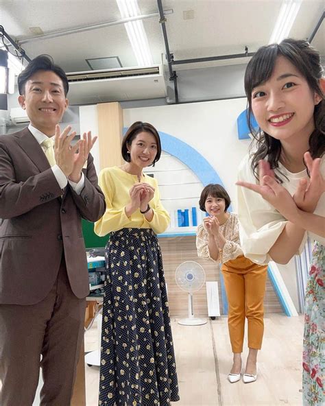 松本亜美さんのインスタグラム写真 松本亜美instagram 「きのうの3部ニュース終わり オフショット📸 キャスター2人とスポーツ担当