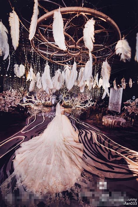 Đám cưới ngôn tình của hot girl đẹp nhất Trung Quốc khiến nhiều người choáng ngợp