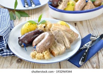 617 German sausage platter Images, Stock Photos & Vectors | Shutterstock