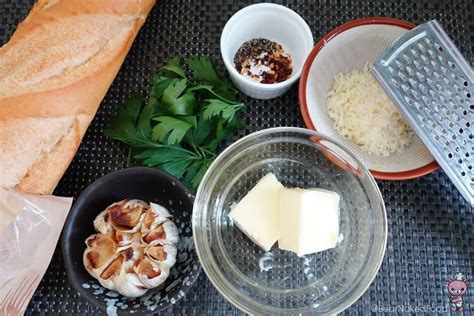 Upgraded Garlic Bread Bear Naked Food