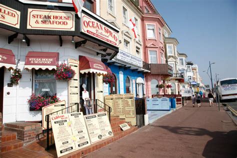 Seafront cafes and restaurants, Great Yarmouth seaside resort, Norfolk ...