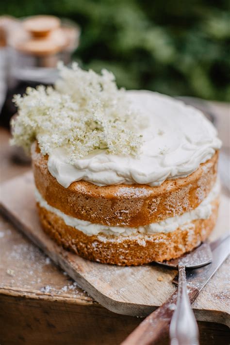 Holunder Naked Cake KITCHEN STORY